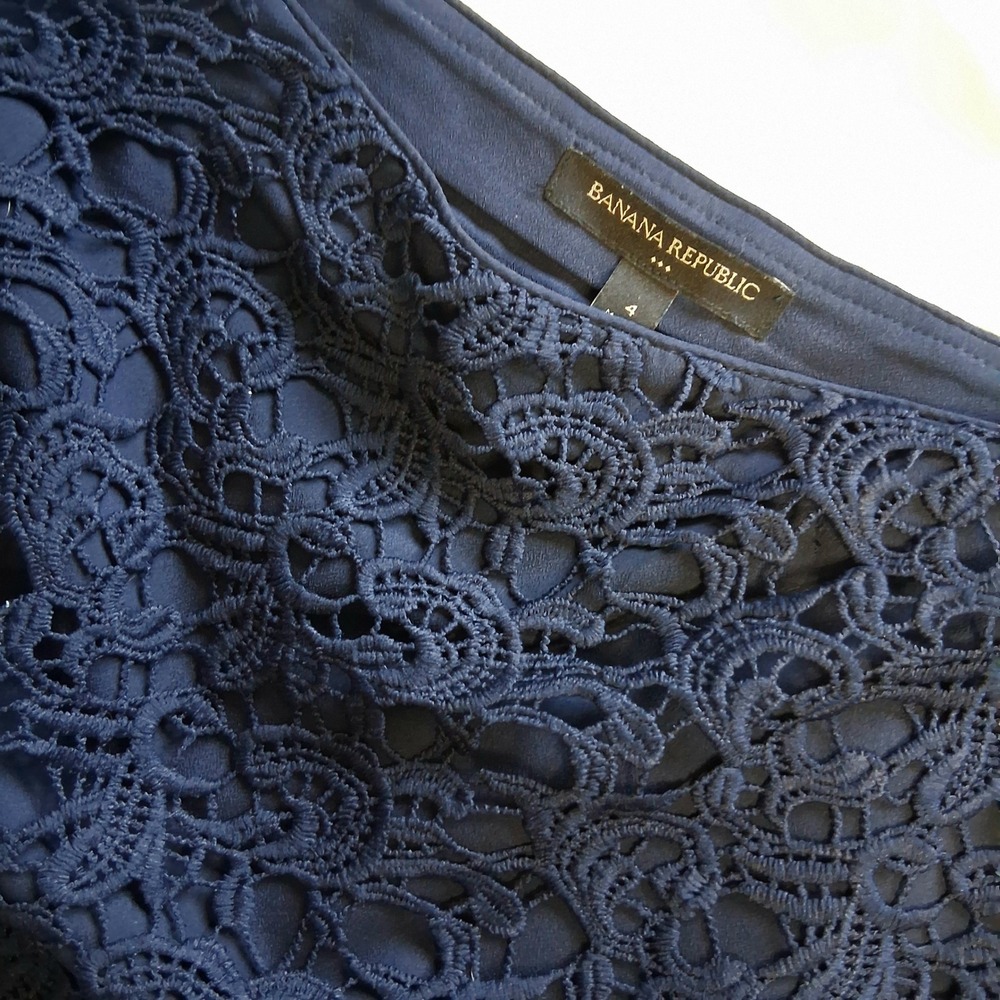 Banana Republic Navy Blue Lace Mini Skirt - Women's Size 4‎ - Elegant